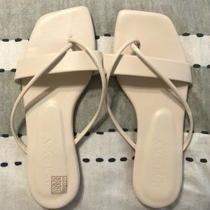 Cute sandals size 8